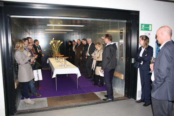 Auto-Lift im Trafo Baden mal anders: Überraschungsapéro während der Tour durch die Katakomben